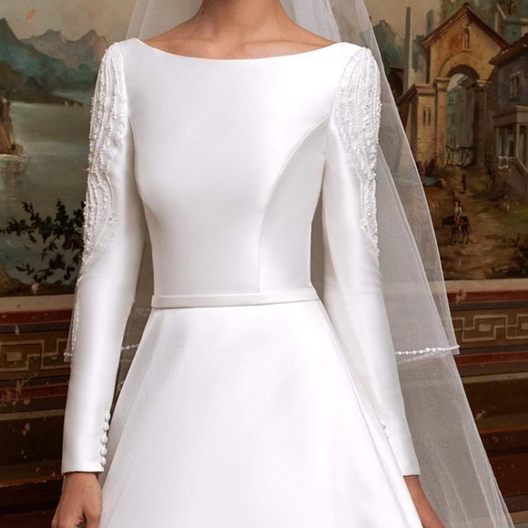 Pronovias Vesta Wedding Dress - Picture 2 of 8